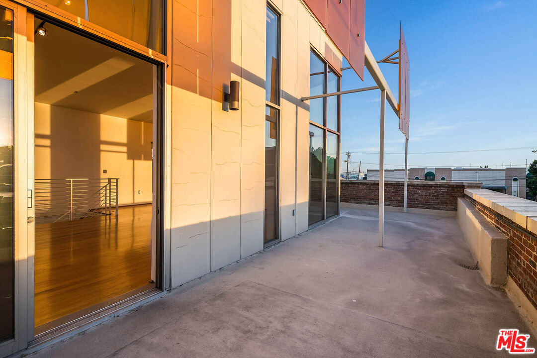 1850 Industrial St Unit: 106