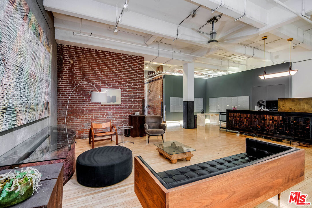 1850 Industrial St Unit: 106