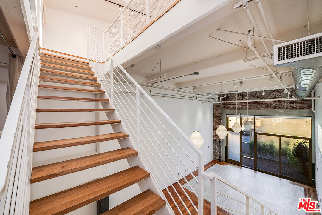 1850 Industrial St Unit: 106