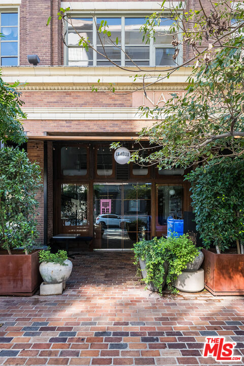 1850 Industrial St Unit: 106