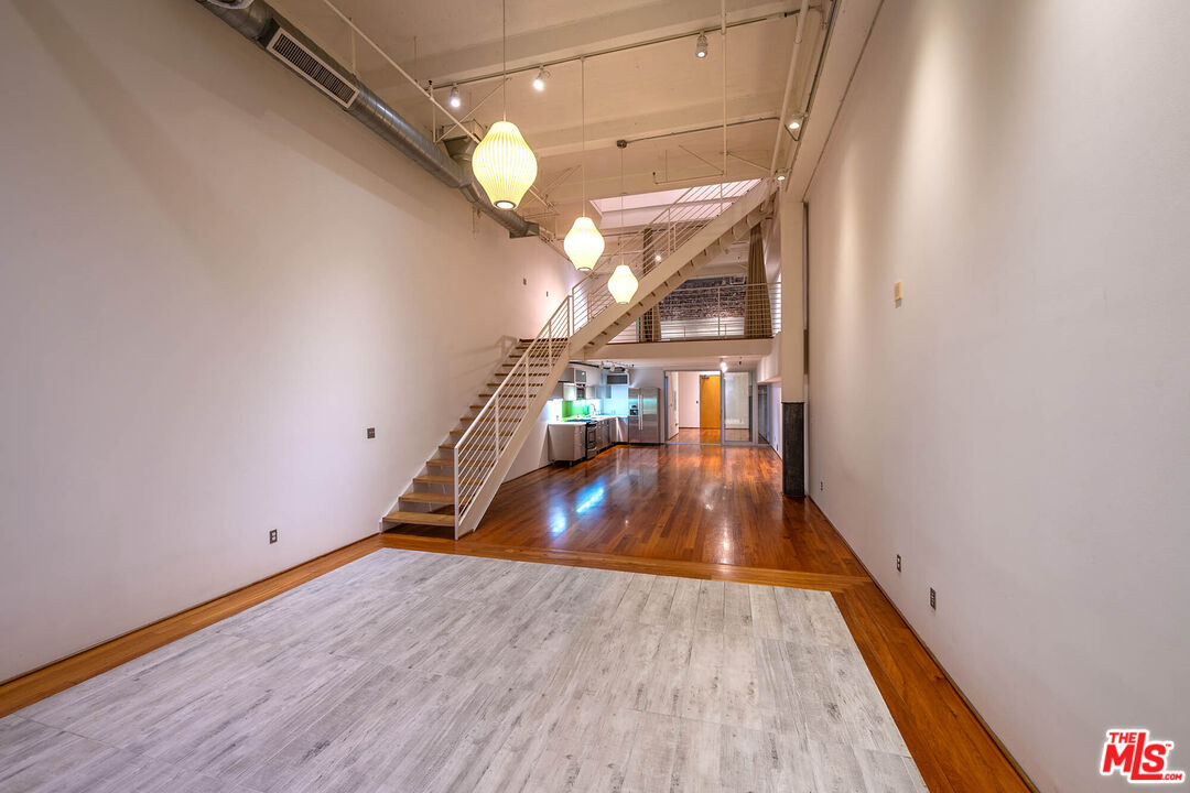 1850 Industrial St Unit: 106