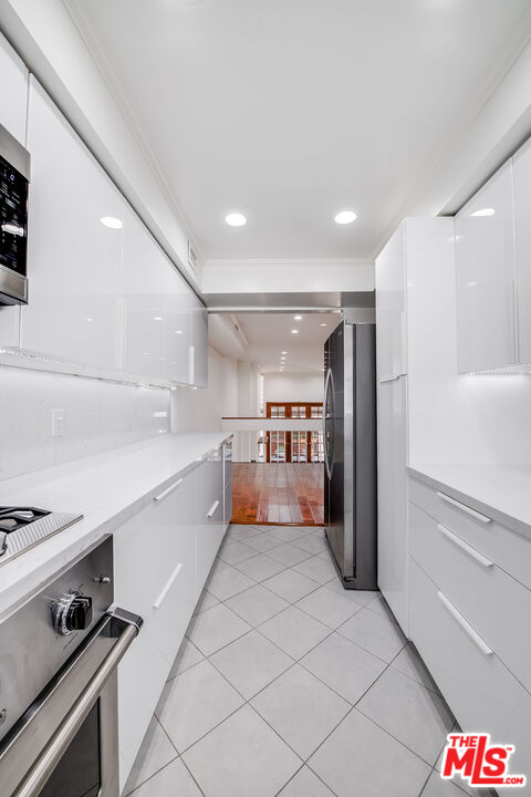 9507 W Olympic Blvd