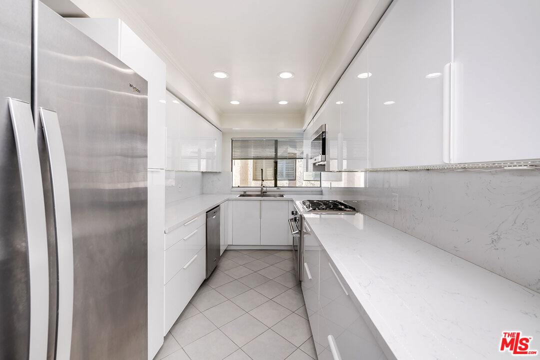 9507 W Olympic Blvd