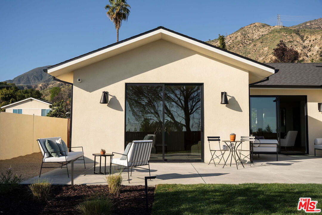 3458 Monterosa Dr