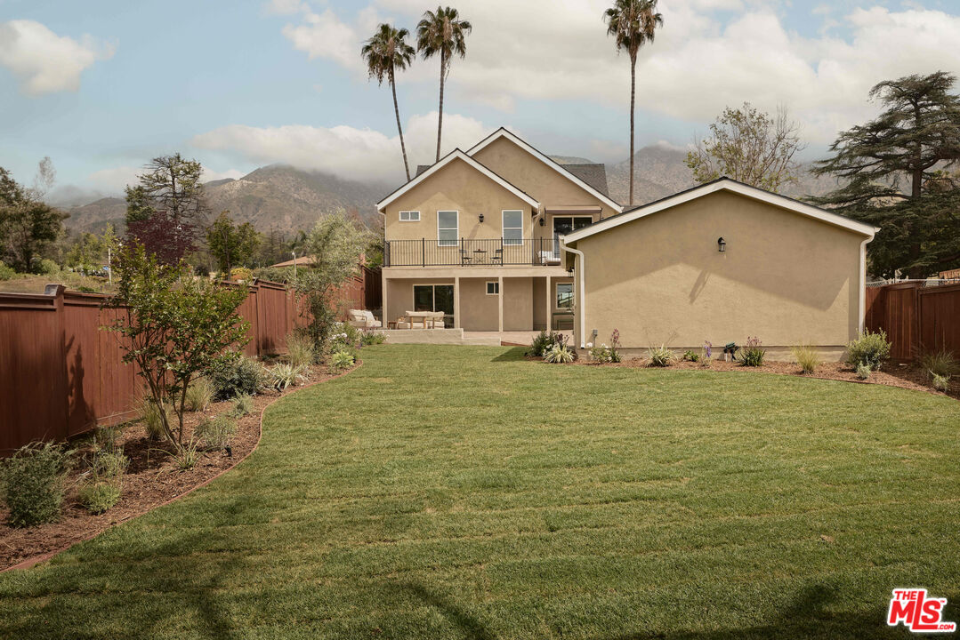 1108 E Palm St