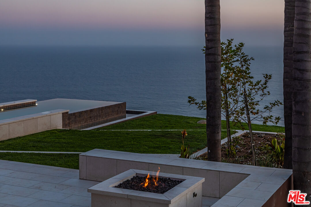 4346 Avenida De La Encinal