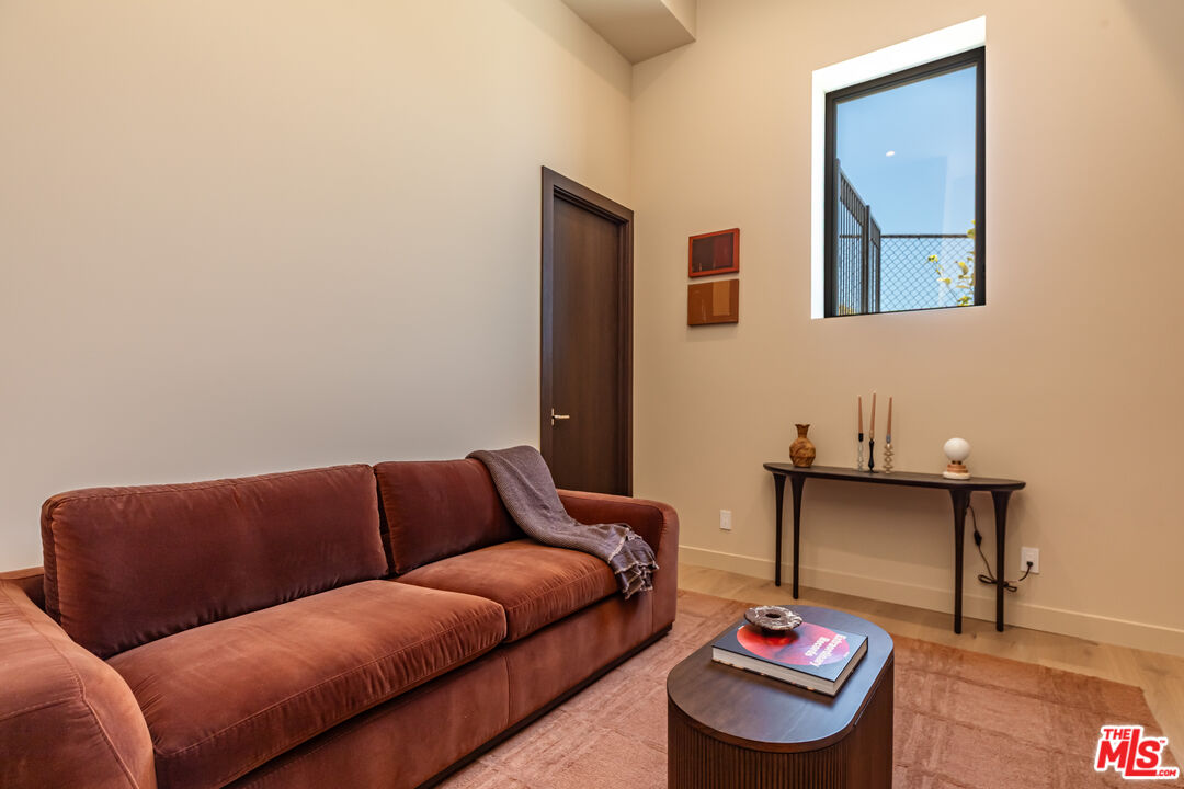 4346 Avenida De La Encinal