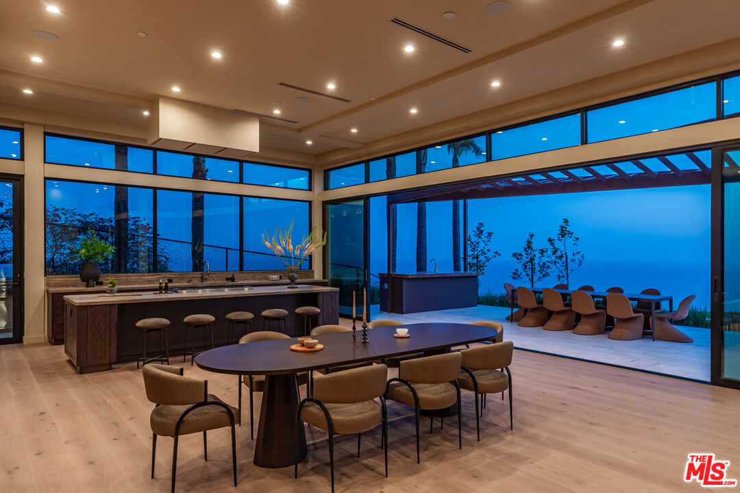 4346 Avenida De La Encinal