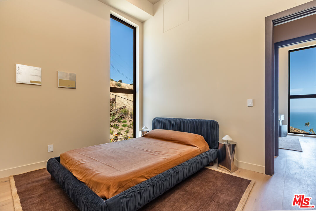 4346 Avenida De La Encinal
