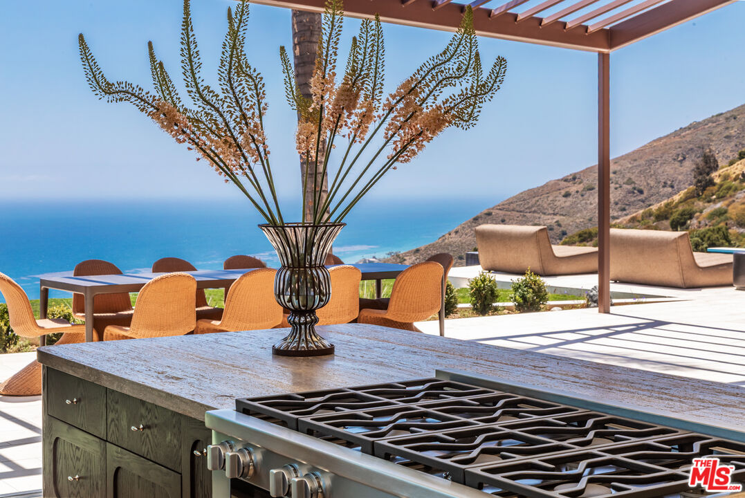 4346 Avenida De La Encinal