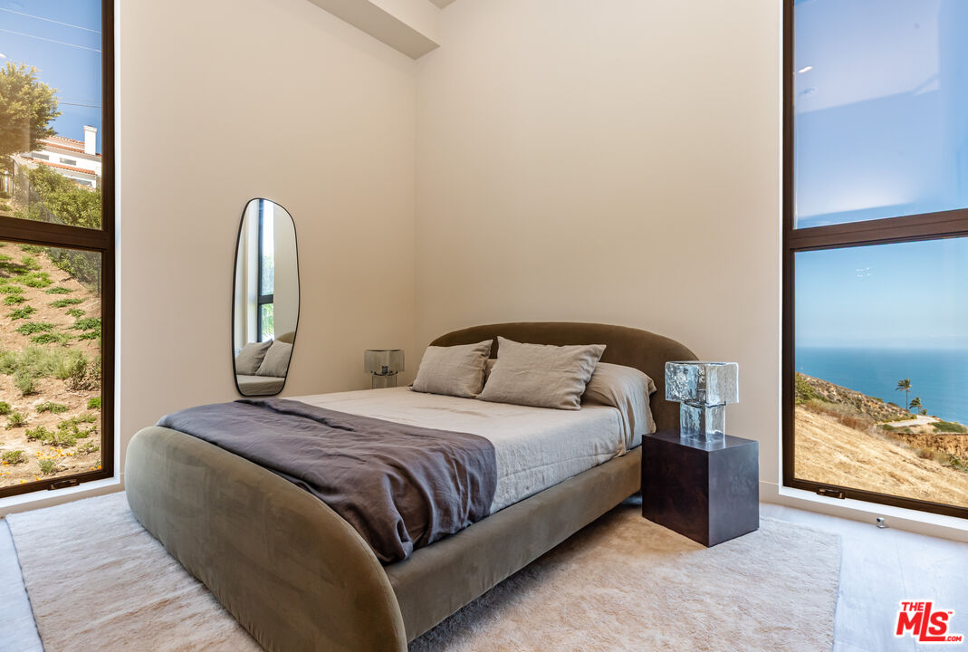 4346 Avenida De La Encinal