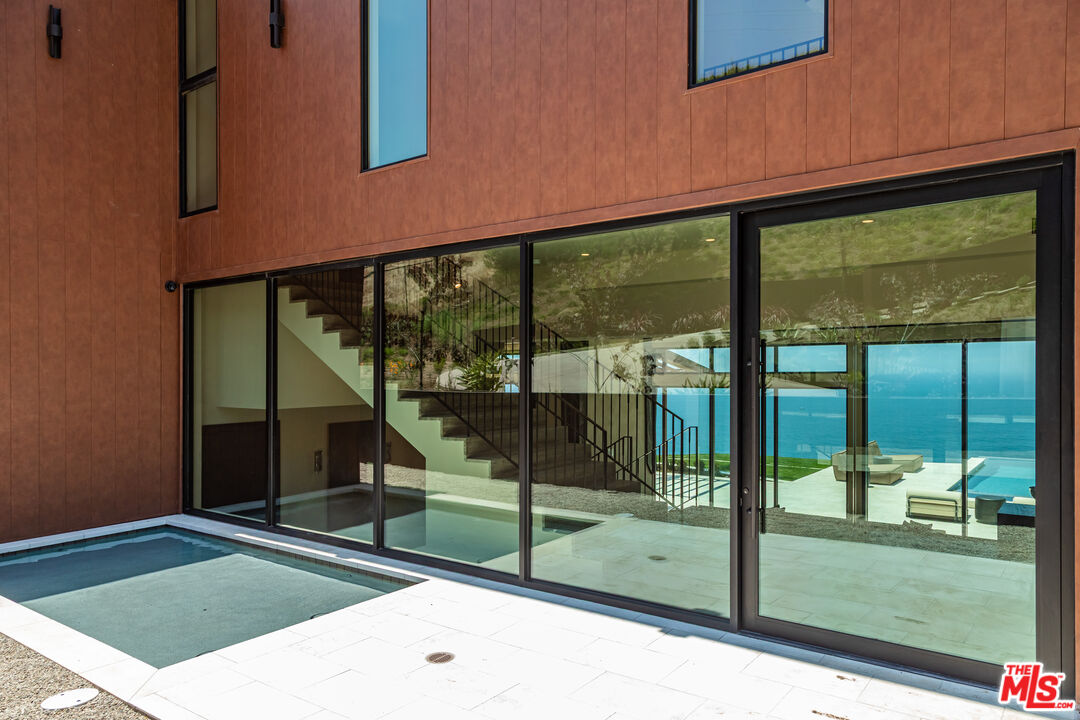 4346 Avenida De La Encinal