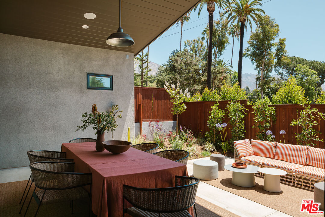 2542 Santa Rosa Ave