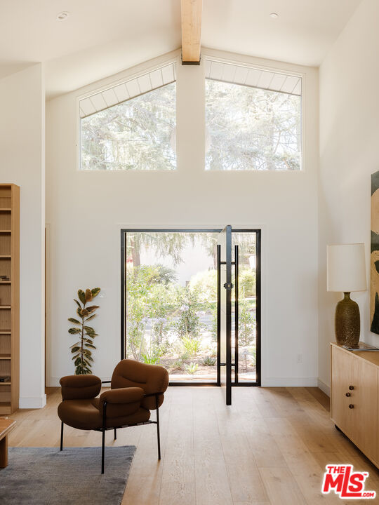 2542 Santa Rosa Ave