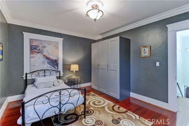223 N St Andrews