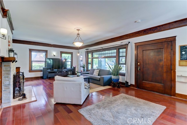 223 N St Andrews