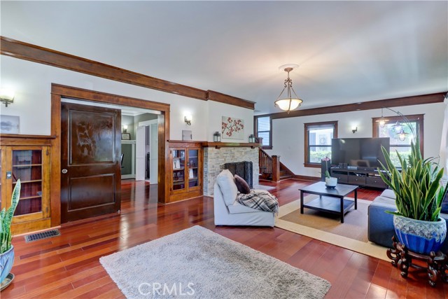 223 N St Andrews