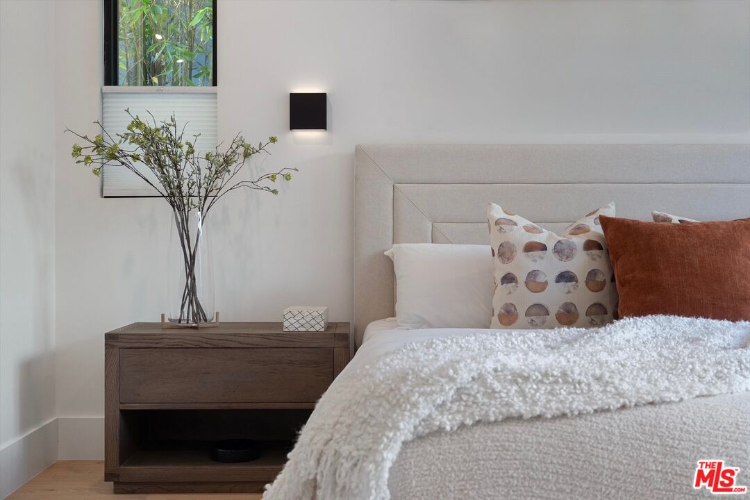 632 N La Jolla Ave