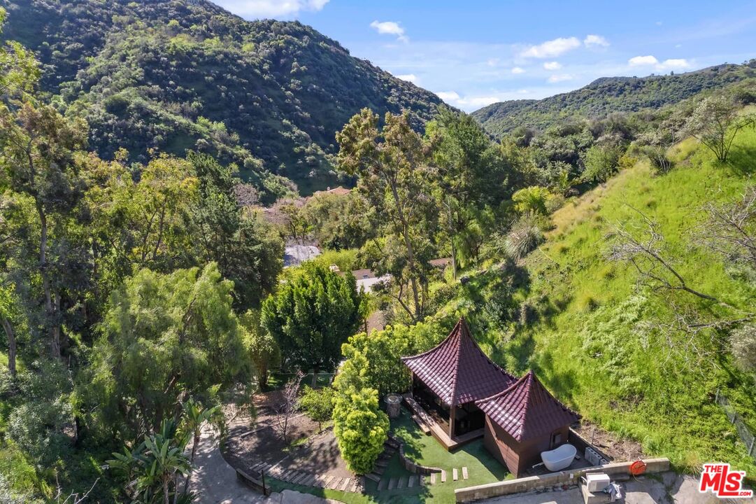 3626 Mandeville Canyon Rd
