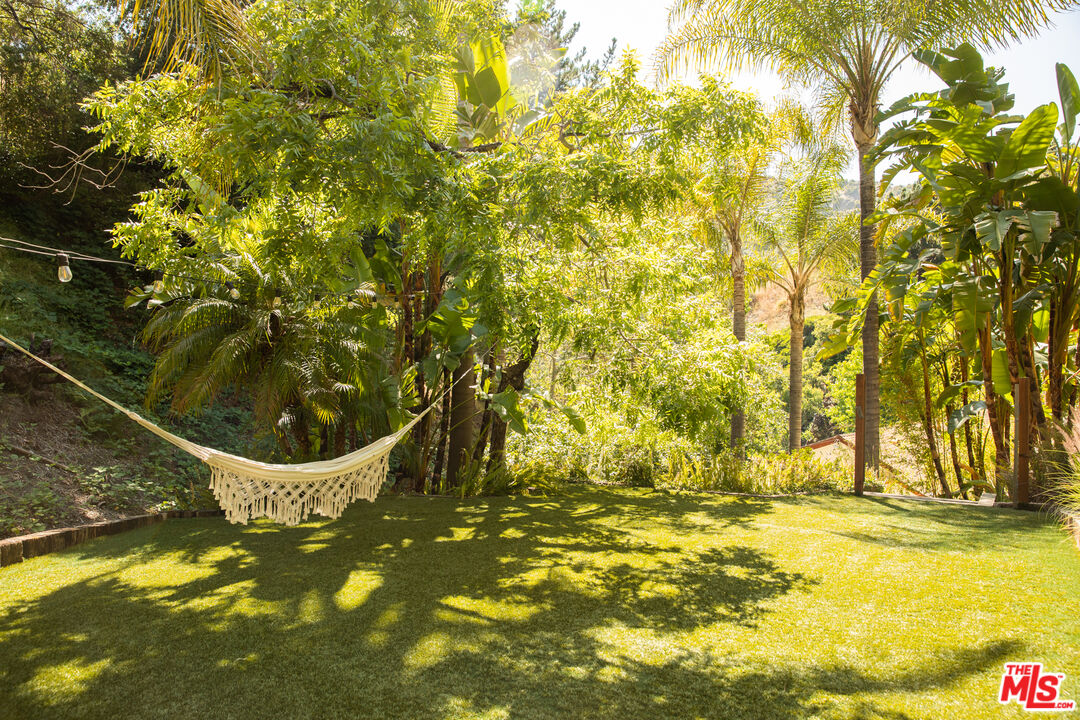 3626 Mandeville Canyon Rd