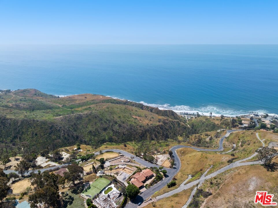 20740 Las Flores Mesa Dr