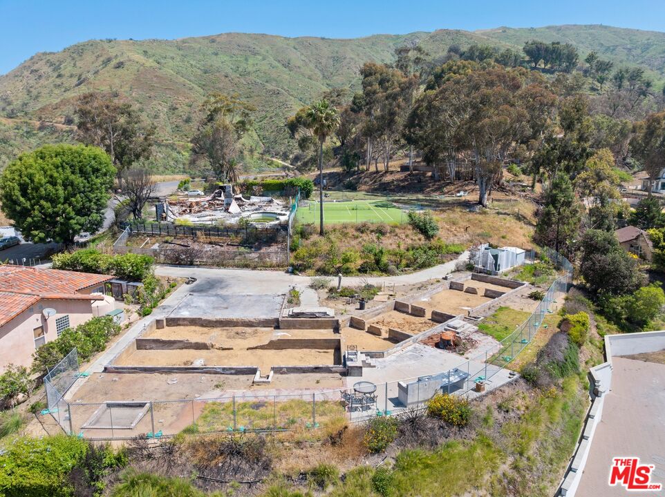 20740 Las Flores Mesa Dr