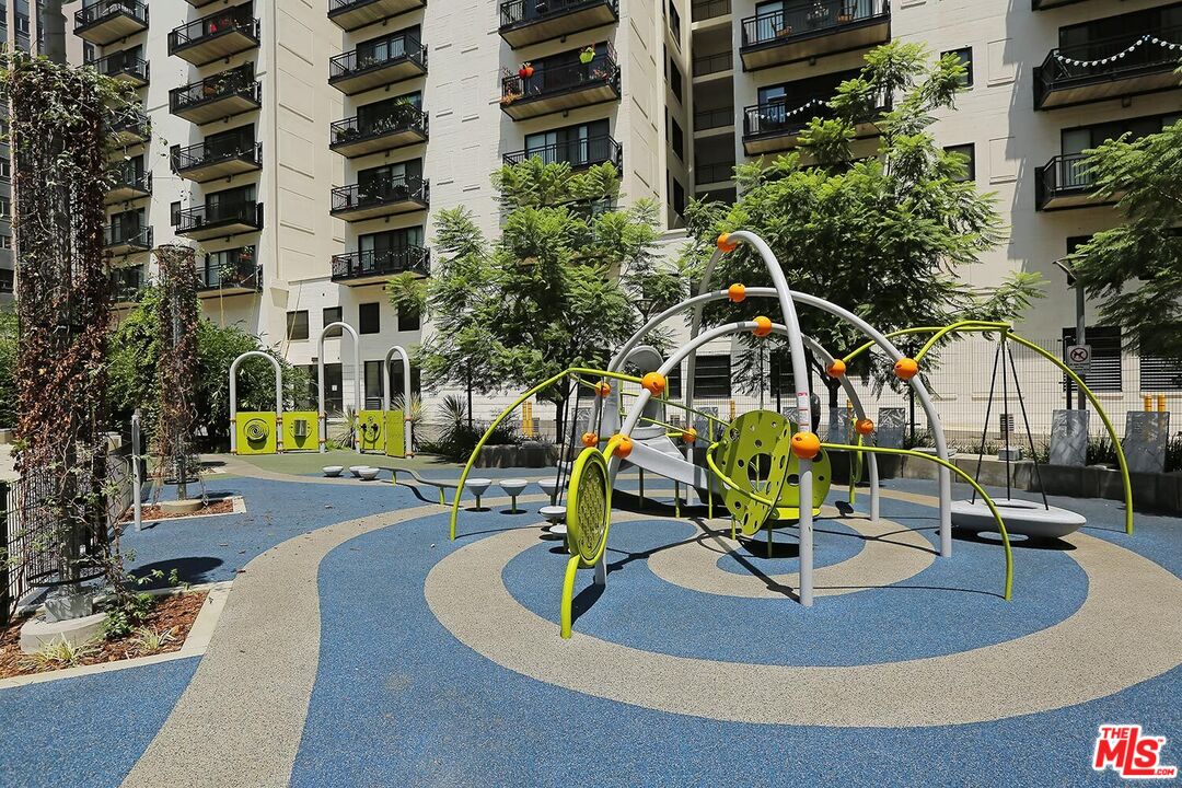 460 S Spring St Unit: 201