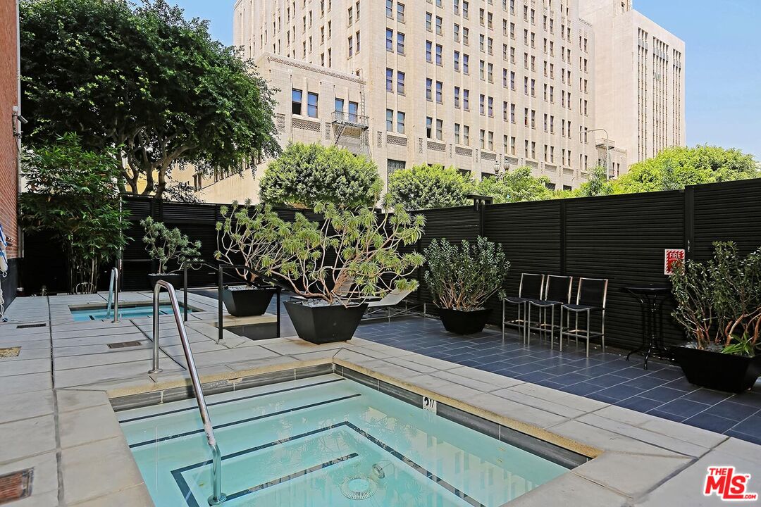 460 S Spring St Unit: 201