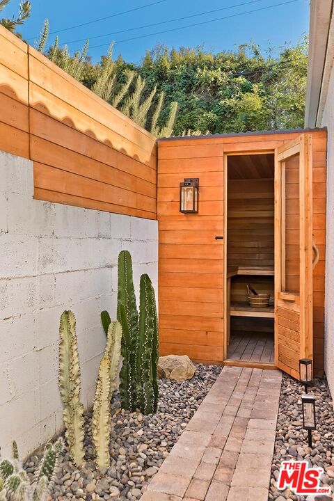 810 Commonwealth Ave