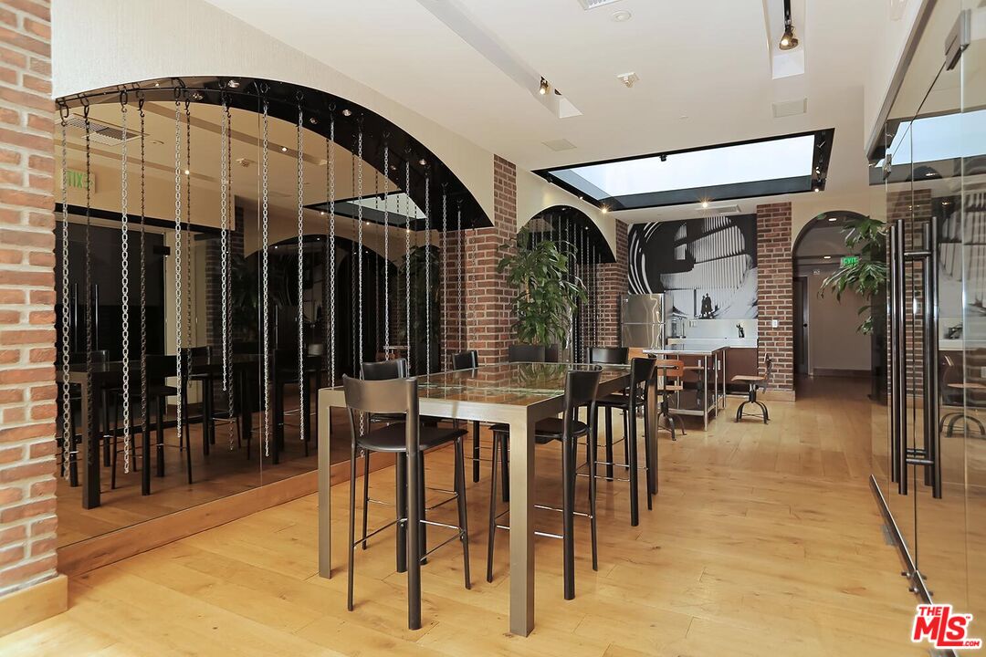 460 S Spring St Unit: 201