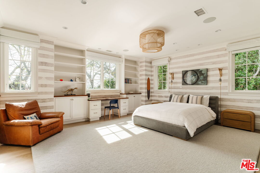 957 Corsica Dr