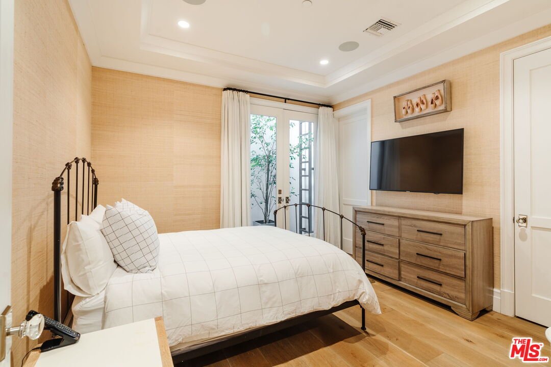 957 Corsica Dr