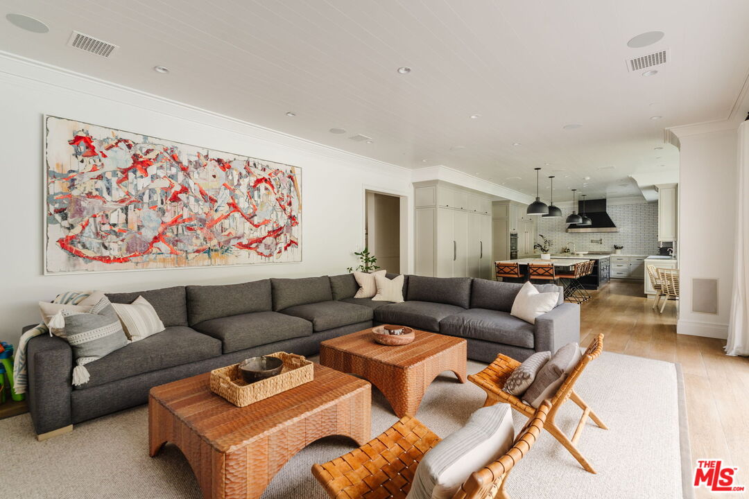 957 Corsica Dr