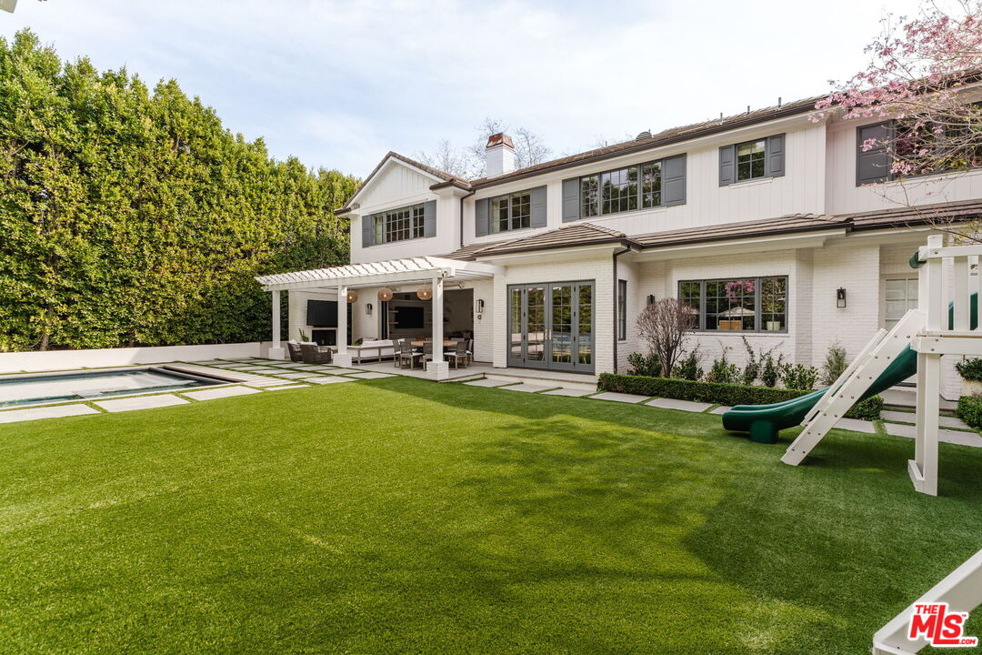957 Corsica Dr