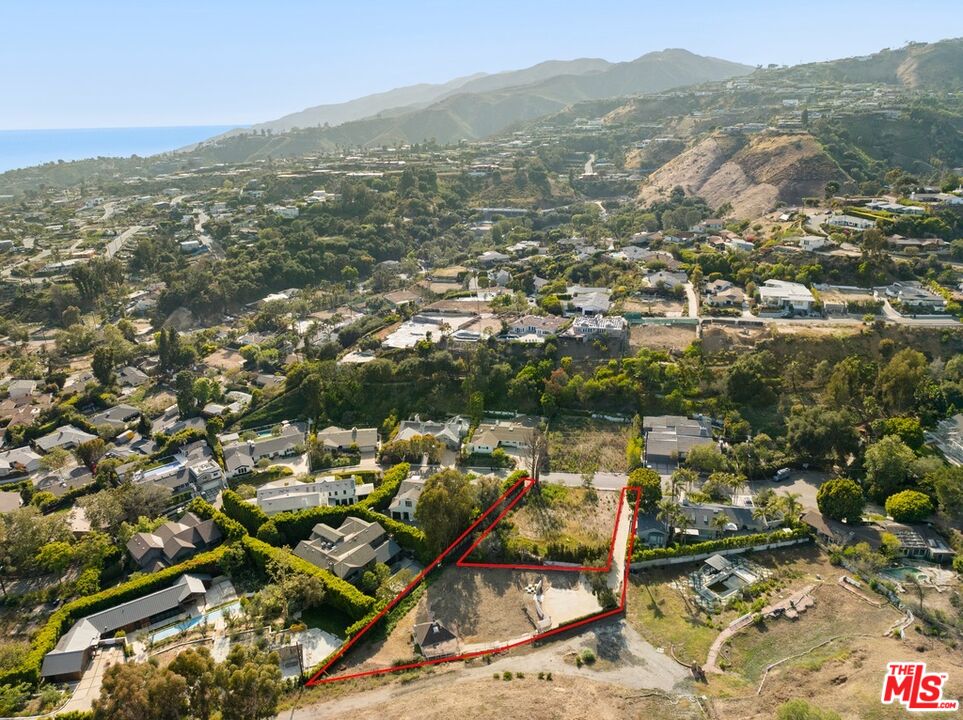 1116 Maroney Ln