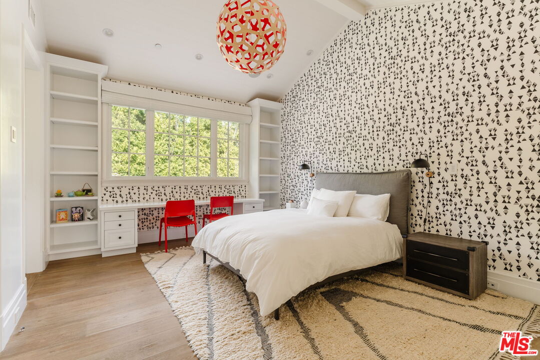 957 Corsica Dr