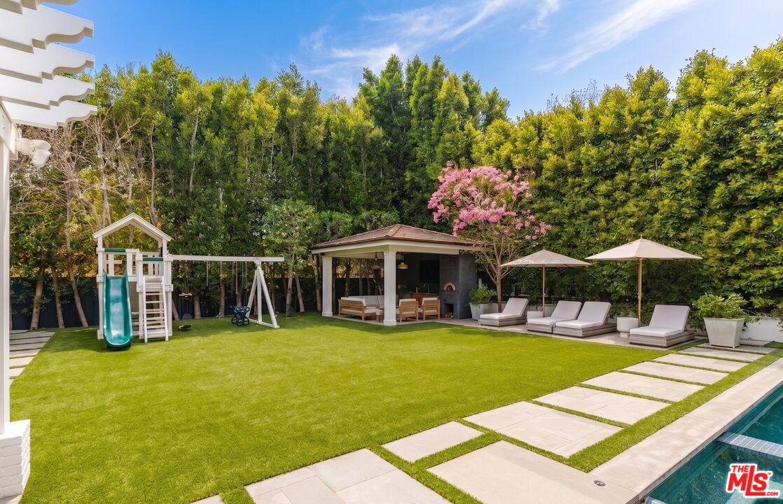 957 Corsica Dr
