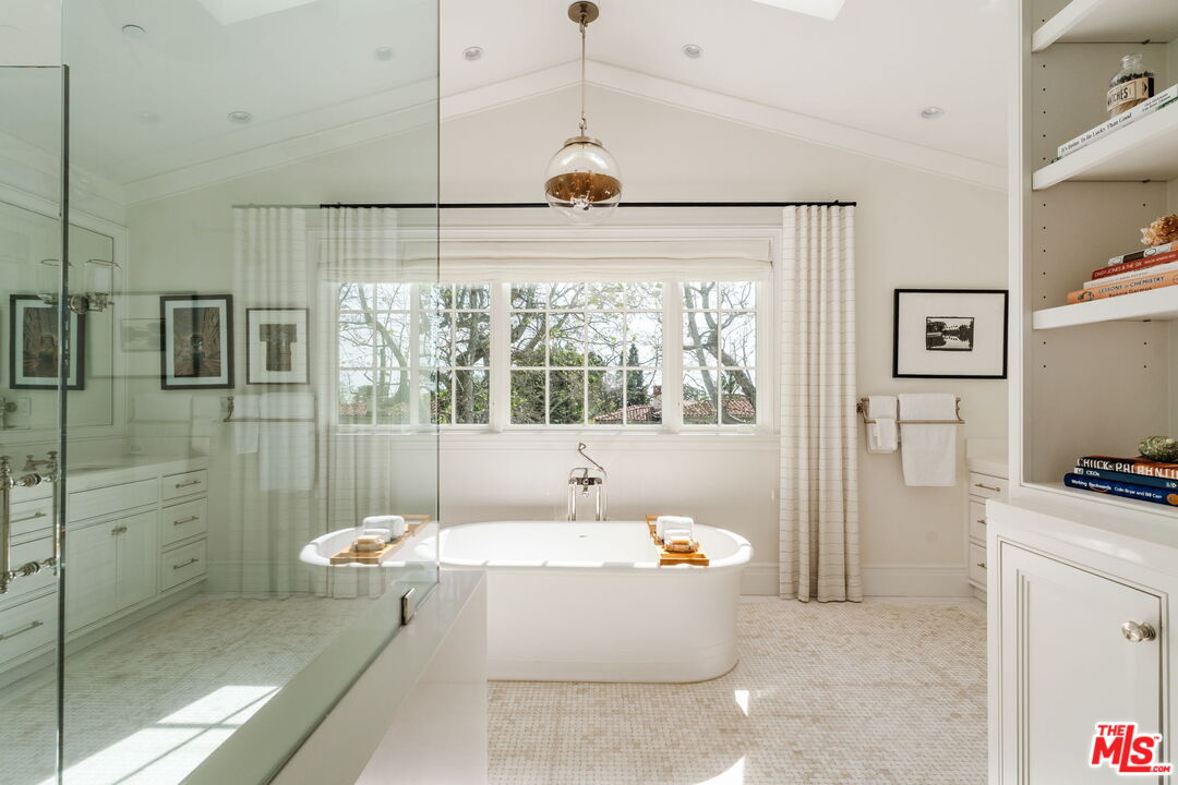 957 Corsica Dr