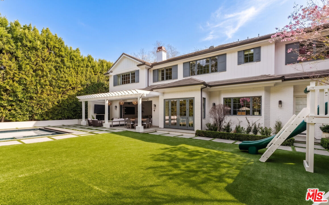 957 Corsica Dr