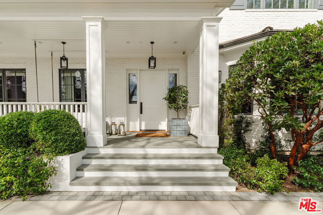 957 Corsica Dr