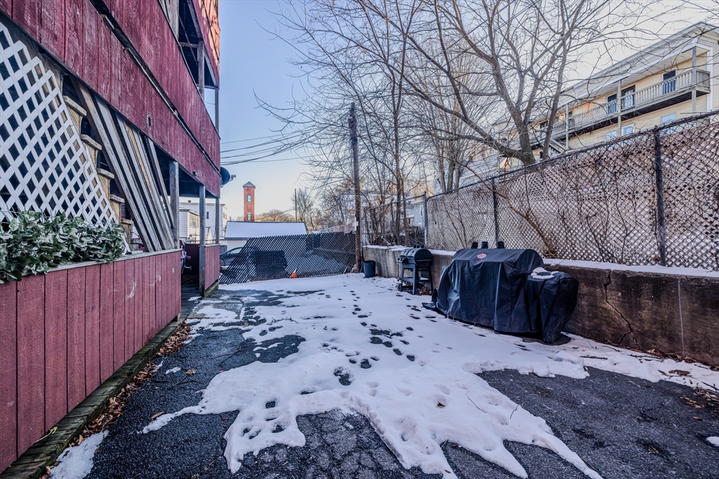 359 Water Street # 2R