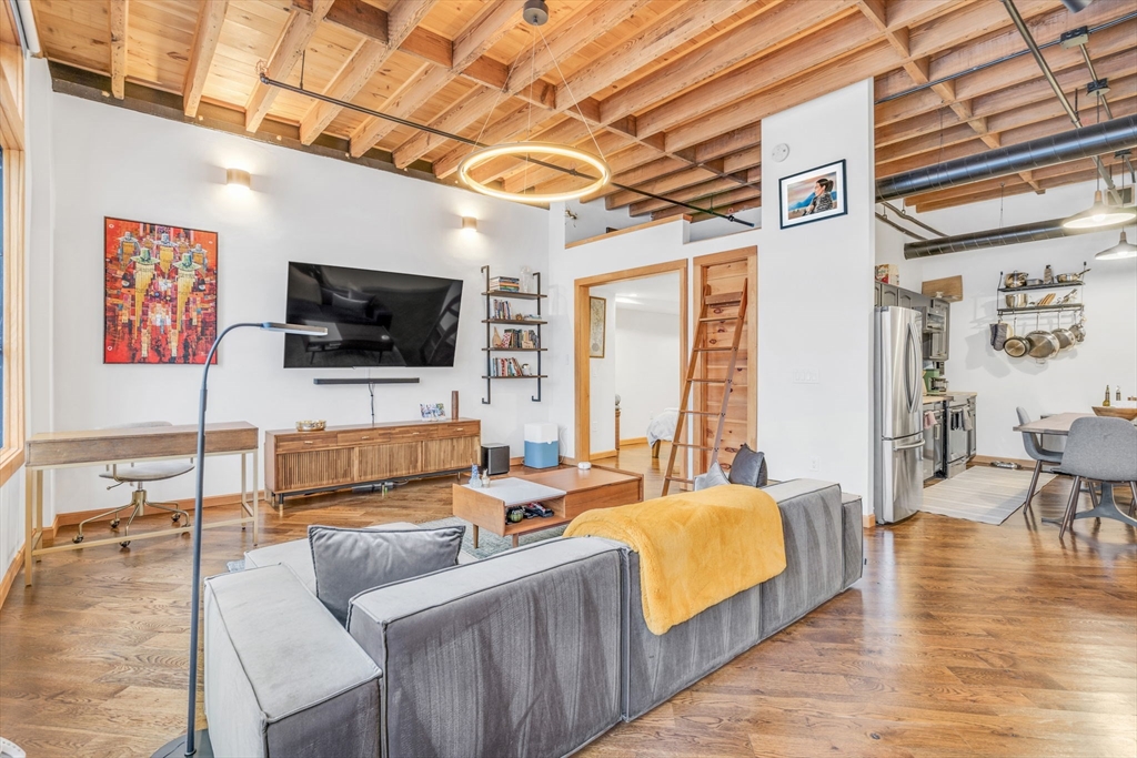 531 Main Street # 303