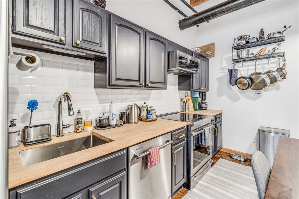 531 Main Street # 303