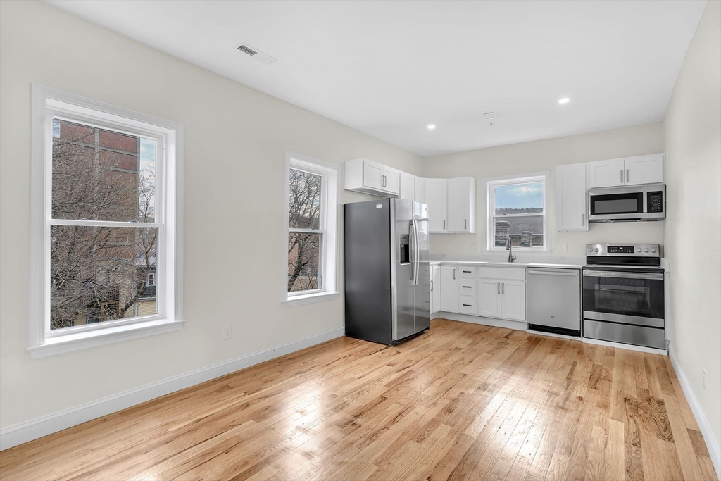 23 Pleasant St # 2