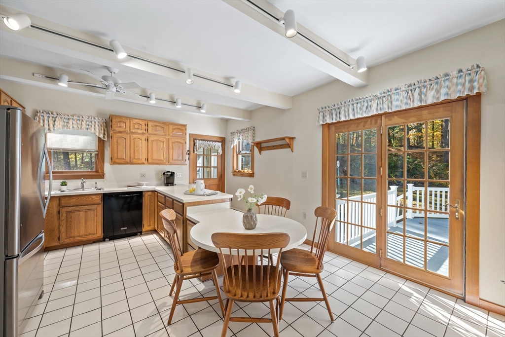 62 Maple St