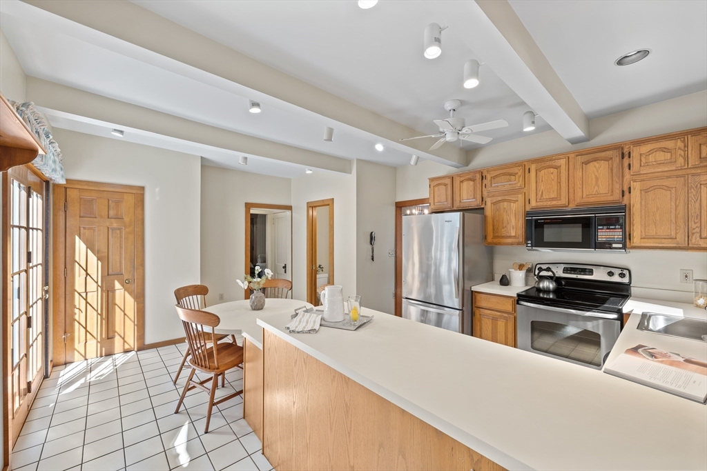 62 Maple St