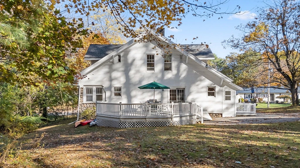 62 Maple St