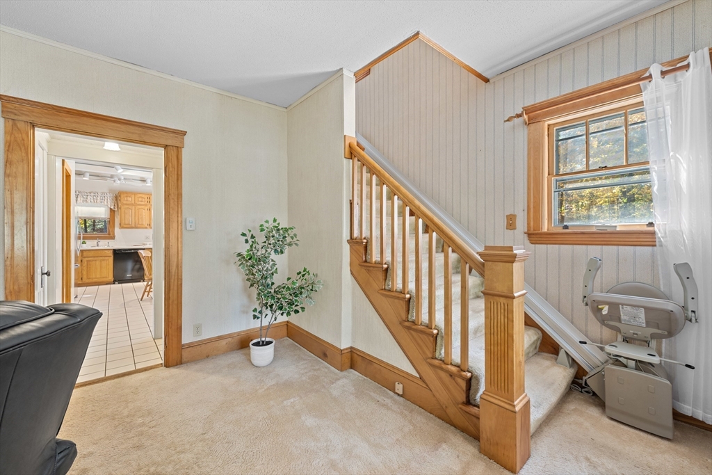 62 Maple St