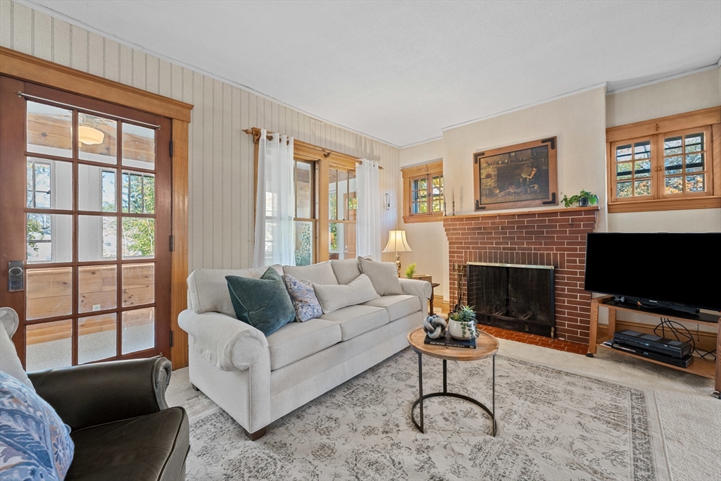 62 Maple St