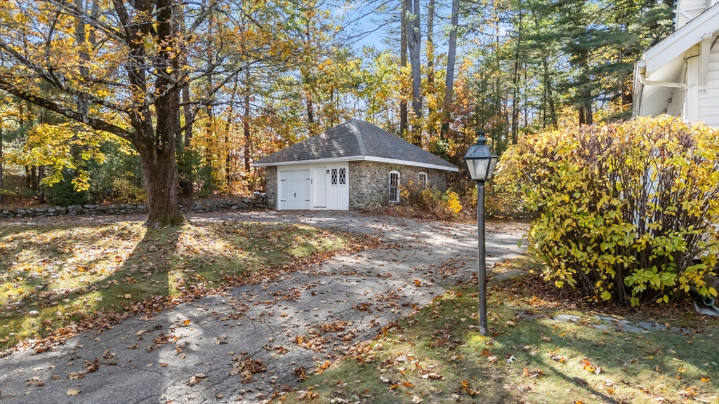 62 Maple St